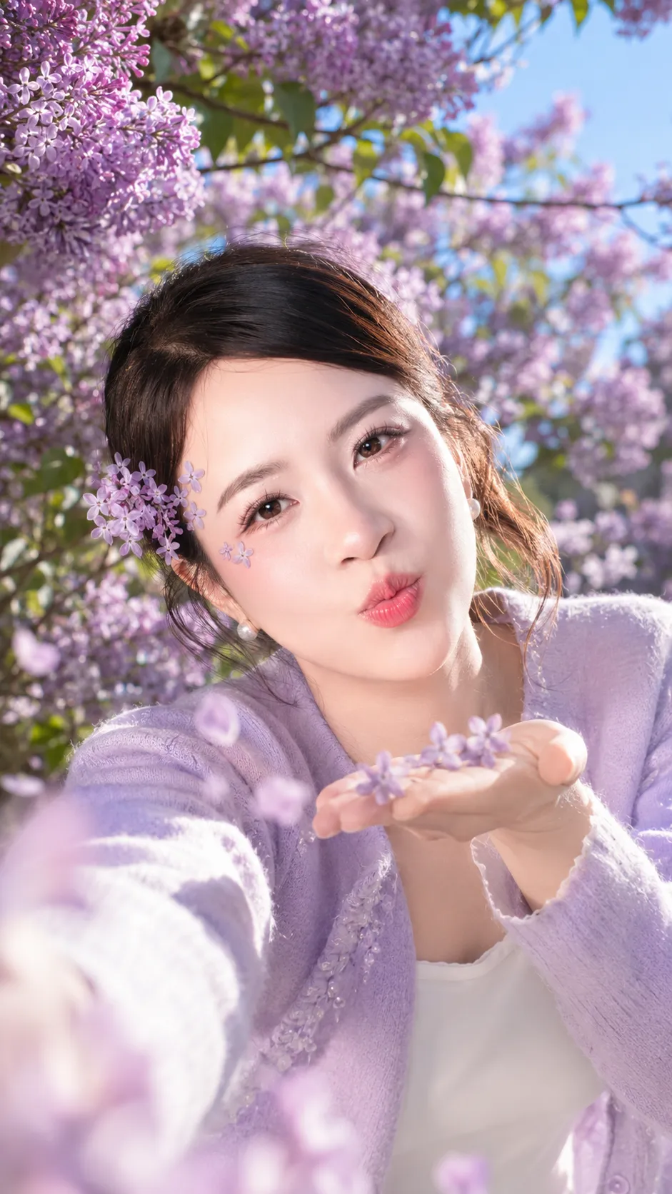 Lilac Petal Kiss – Thổi Cánh Hoa Giữa Mùa Tử Đinh Hương